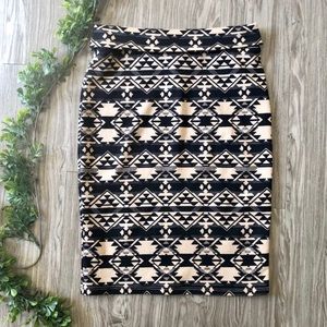 LuLaRoe Pencil Skirt Black and Cream Pattern XS